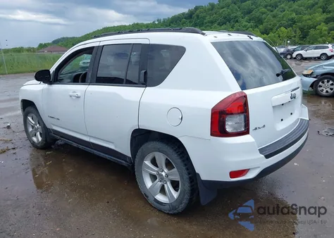 2016 Jeep Compass Sport z USA, uszkodzony, nr VIN 1C4NJDBB0GD523921